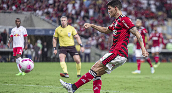 Filipe Luís e Ayrton Lucas ‘revezam’ após chegada de Dorival e Fla ganha opções na lateral
