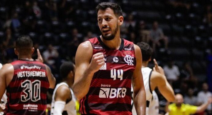 Em jogo acirrado, Flamengo vence o Corinthians pelo NBB