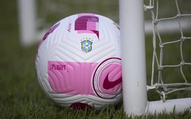 CBF lança bola especial em homenagem ao ‘Outubro Rosa’ para o Brasileirão