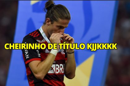 Filipe Luis com medalha de campeão da Copa do Brasil