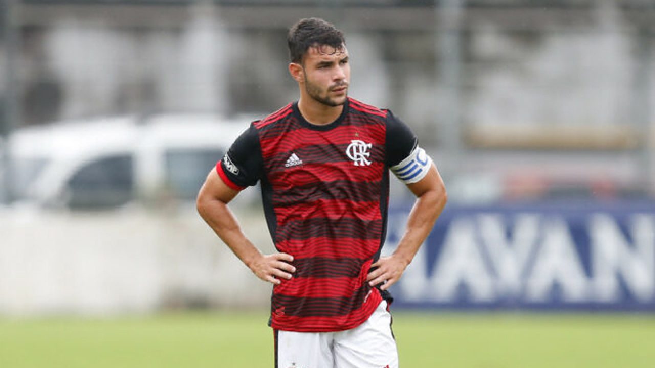 Daniel Cabral lamenta grave lesão e agradece apoio da torcida do Flamengo