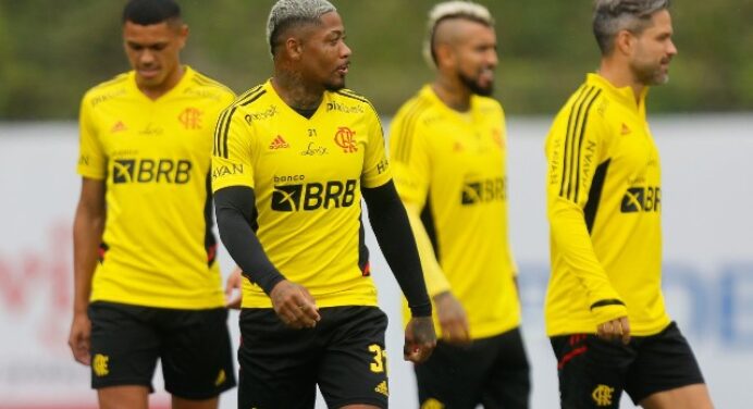 Com time inédito, Flamengo finaliza preparação para jogo contra Cuiabá, pelo Brasileirão