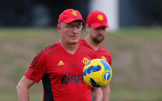 Dorival afirma que ainda não tem conversas por renovação com o Flamengo: “Serão depois do Brasileirão”