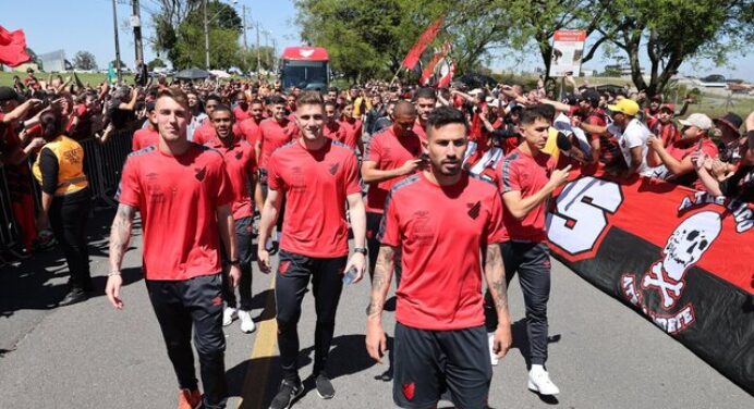 Ex-Flamengo, Hugo Moura agradece apoio de torcedores antes de final da Libertadores