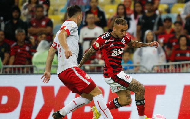 Bragantino dá um banho de bola no Flamengo: 4 a 0