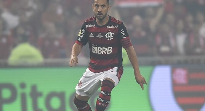 “Nunca desistimos”: Everton Ribeiro fala em alívio após título da Copa do Brasil