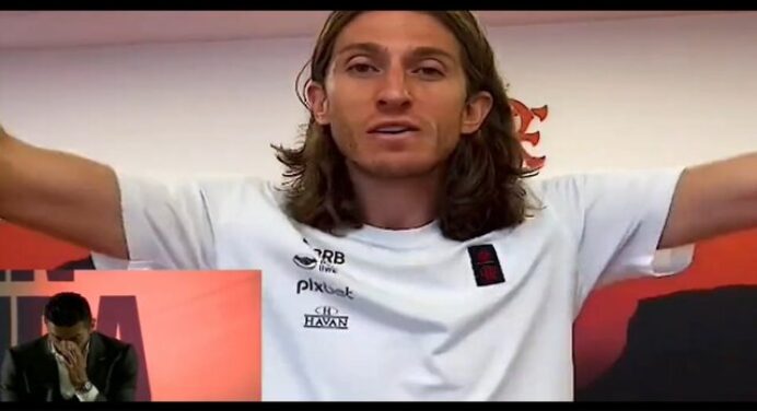 Pivô de polêmica com Vini Jr, meia do Atlético de Madrid é homenageado por Filipe Luís