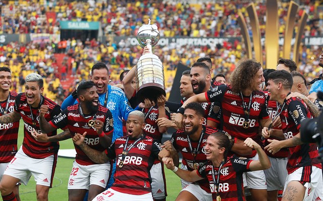 Flamengo é o 1º campeão a vencer todos os jogos das oitavas até a final -  29/10/2022 - UOL Esporte