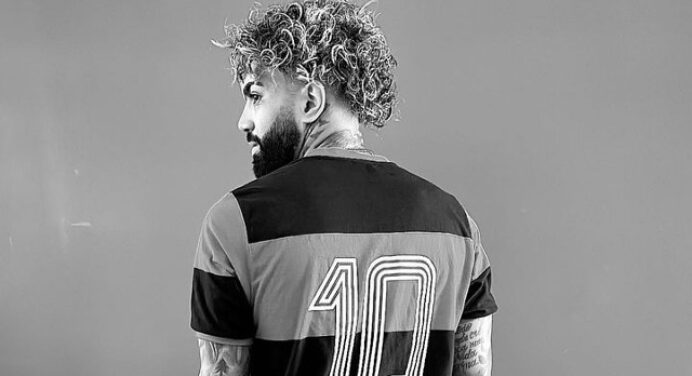 Novo número? Gabigol publica foto usando camisa 10 do Flamengo