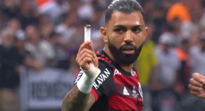 Isqueiro arremessado, falta de energia e ‘explosivo’ na torcida do Flamengo; árbitro registra incidentes na súmula em final da Copa do Brasil