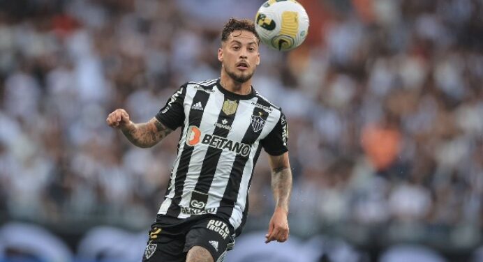 Flamengo monta lista com 10 jogadores para possíveis contratações; veja nomes