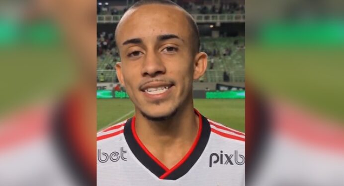 Joia da base fala sobre momento mágico na estreia pelo time profissional do Flamengo; veja vídeo