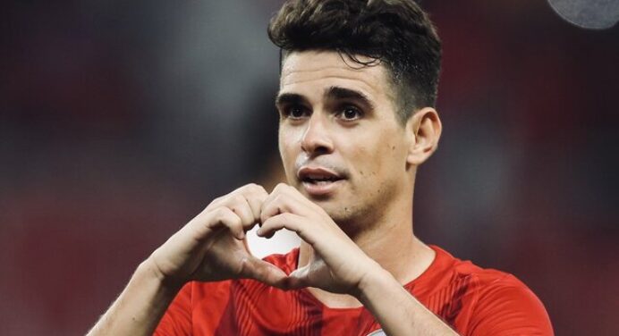 Presidente do Corinthians esclarece possível interesse em Oscar