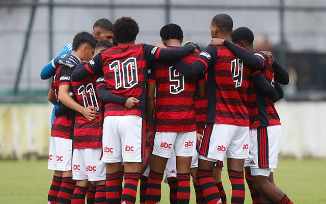 Nos pênaltis, Palmeiras perde para o Flamengo e fica com o vice do