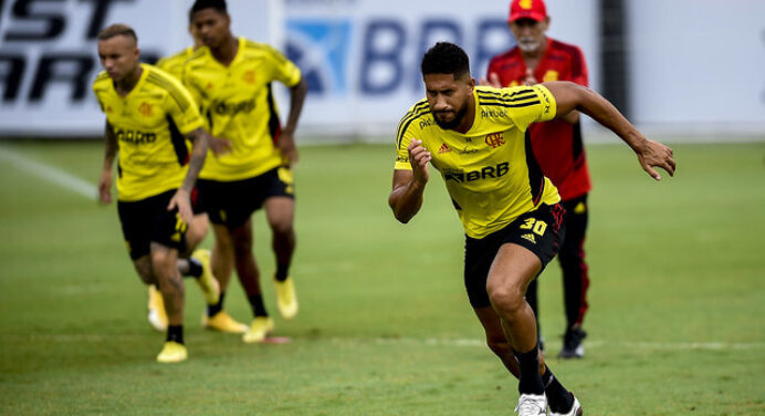 Reforço, desfalque e novidade: Flamengo encerra preparação para jogo contra Atlético-MG