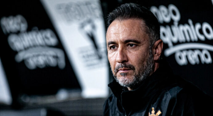 Corinthians tem dúvida na ponta direita para final contra o Flamengo