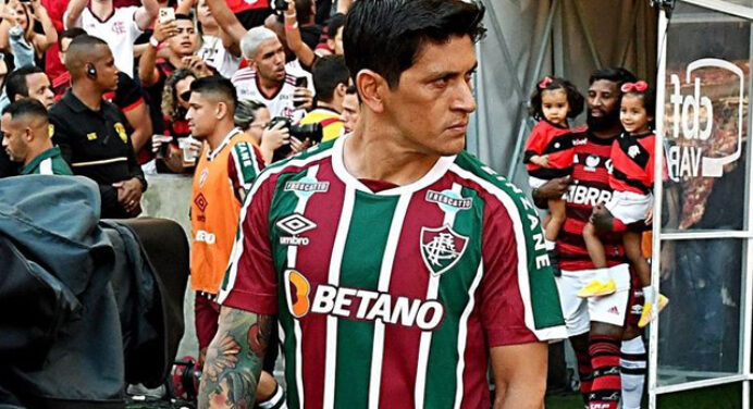 “Torcedores do Flamengo me pedem foto”, diz atacante do Fluminense sobre rivalidade entre tricolores e rubro-negros