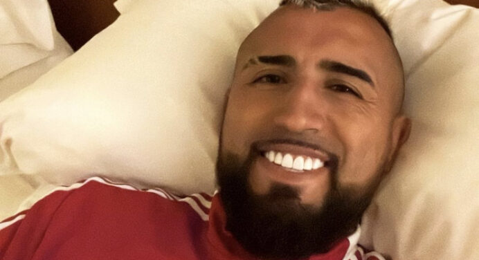 Após domingo de festa no Rio, Vidal viaja à Europa para amistosos com a Seleção Chilena