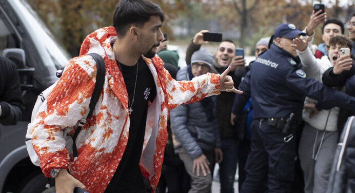 Look de Paquetá no desembarque em Turim custa mais de R$ 50 mil; veja itens