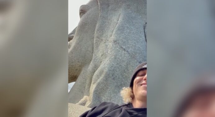 David Luiz aproveita folga do Flamengo e visita Cristo Redentor; veja vídeo