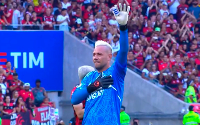 Diego Alves relembra festa de despedida no Flamengo: “Momento único, um privilégio”