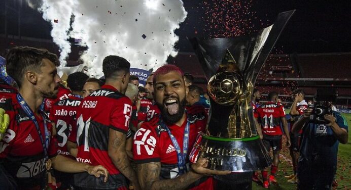 No topo! Flamengo segue como maior campeão do Brasileirão desde 1971