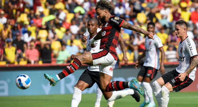 Flamengo doa mais de 100 mil reais para instituição de caridade equatoriana