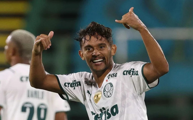 Scarpa rasga elogios a Arrascaeta e revela desejo de ver o meia no Palmeiras