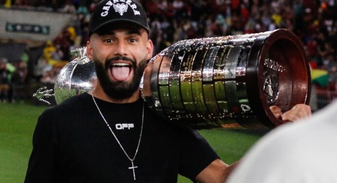Thiago Maia brinca sobre peso de troféus e faz projeção ousada para 2023
