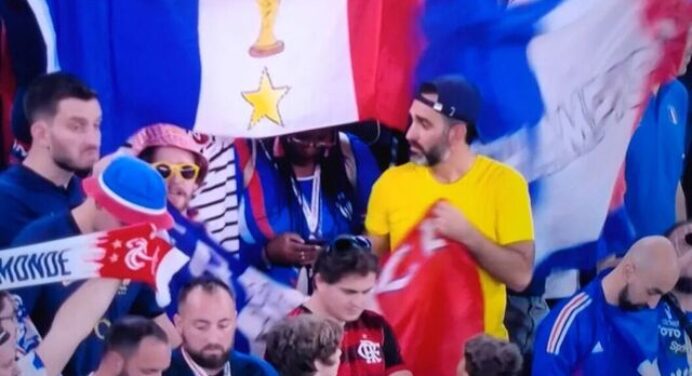 Torcedores do Flamengo roubam a cena em jogo da França na Copa do Mundo; veja imagens