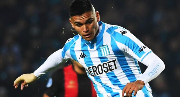 Time inglês contrata Carlos Alcaraz, desejado antigo Flamengo