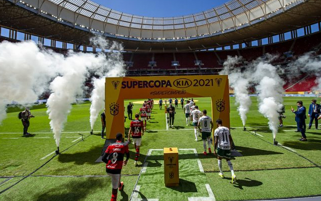 Supercopa do Brasil | Cidade do exterior entra na briga para sediar Flamengo e Palmeiras