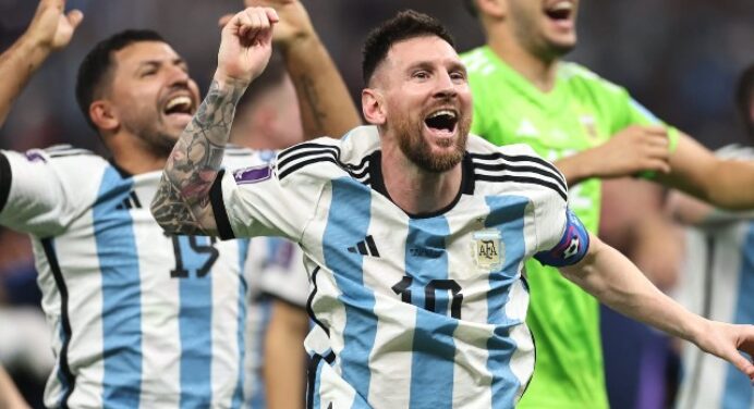 “Que emoção”: Arrascaeta vai ao delírio com final da Copa entre Argentina e França