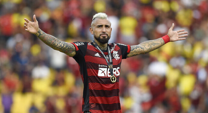 Início no Flamengo e história sendo escrita: 2022 é ano marcante para Arturo Vidal