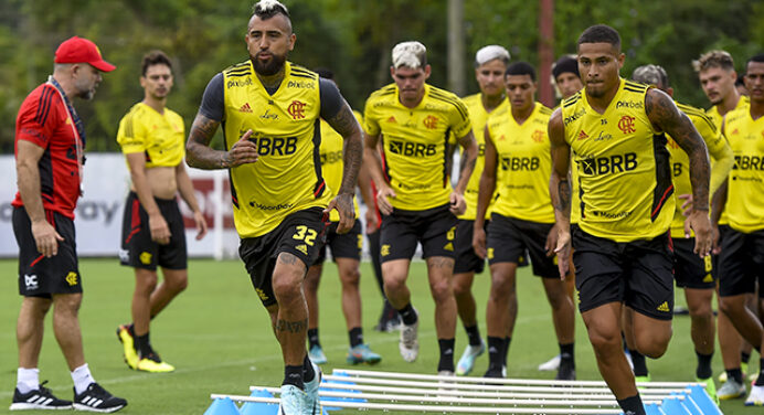 Flamengo volta a fazer treinos em dois períodos nesta quarta-feira