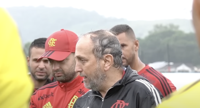 Novo auxiliar técnico, Rui Quintas faz discurso emocionante em último treino do ano