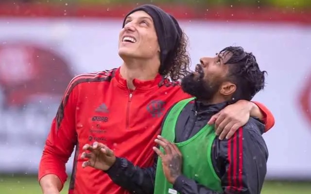 Com pedido inusitado de Rodinei, David Luiz celebra marca expressiva no Instagram