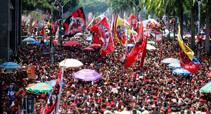 Após comandar time mais popular de São Paulo, Vítor Pereira assume time mais popular do Brasil