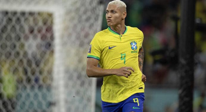 Cantor revela conversa para convencer Richarlison a jogar no Flamengo
