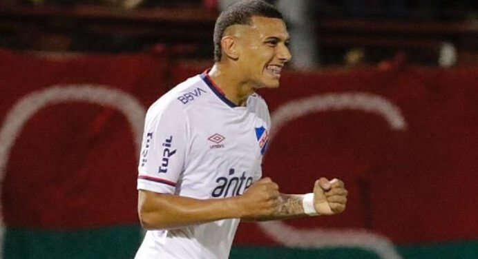 Flamengo aceita pagar valor pedido pelo Nacional por meia Franco Fagúndez, diz jornalista uruguaio