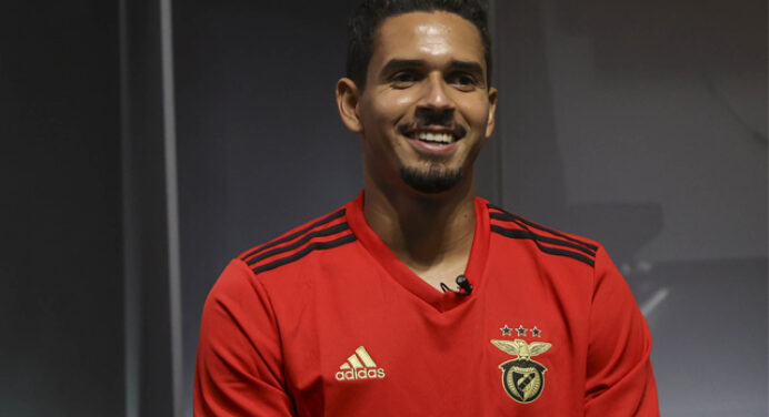 Flamengo quer contratação de Lucas Veríssimo; Benfica decidiu emprestar zagueiro