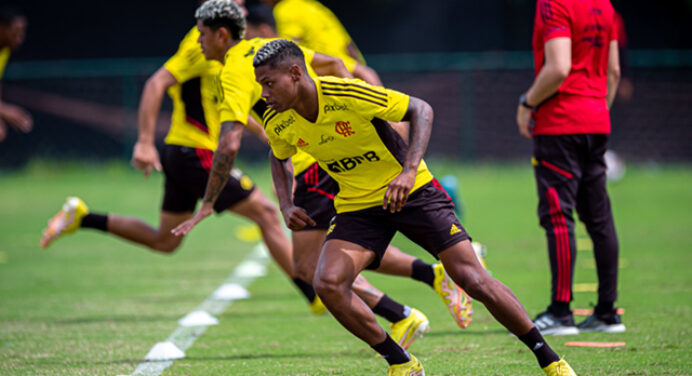 Mário Jorge aposta em 5 ‘garotos experientes’ para ganhar estreia do Flamengo no Carioca
