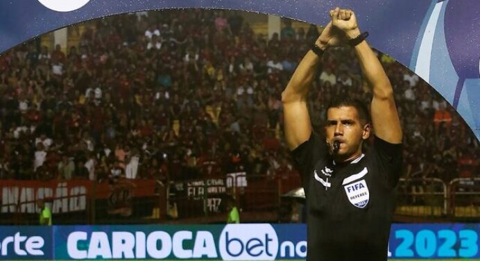 FERJ anuncia novidade em uso do VAR para Carioca deste ano; entenda