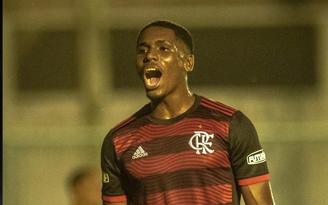 Da ajuda de custo de R$ 200 no Tubarão-SC a destaque no Flamengo: conheça  Wesley, uma das armas do time para a Copinha, Coluna do Venê