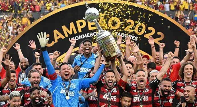 Veja quais emissoras transmitem jogos do Flamengo nos 7 campeonatos de 2023