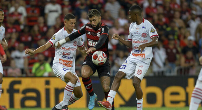 Flamengo tem ampla vantagem em retrospecto contra Bangu, no Carioca