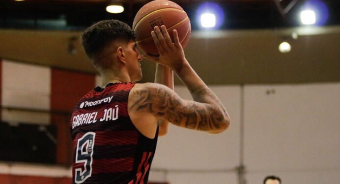 Flamengo encara Paulistano em confronto decisivo do Super 8 neste domingo