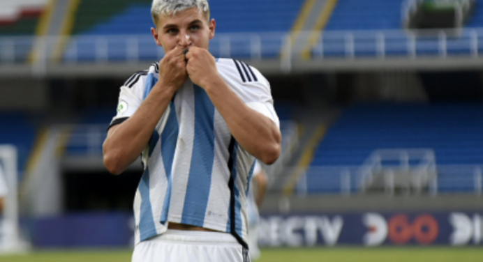 Promessa da Seleção Argentina entra na mira do Flamengo após saída de João Gomes