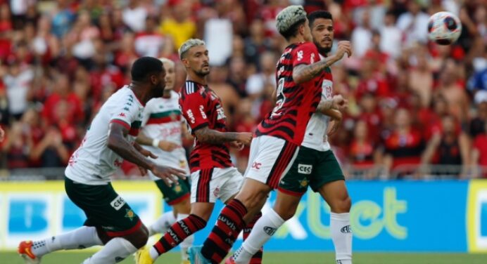 Pedro dá drible desconcertante, deixa zagueiro na saudade e faz assistência antológica