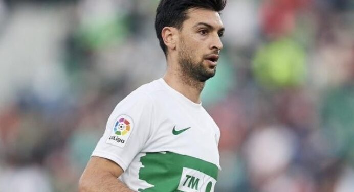 Foco no Flamengo: estafe de Pastore planeja oferecer jogador novamente ao Fla; meia acertou com Qatar SC